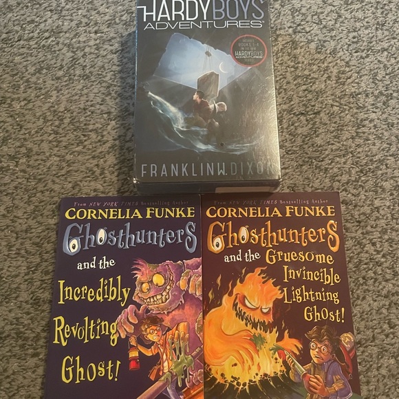 Hardy Boys and Ghosthunters Bundle - Picture 1 of 10